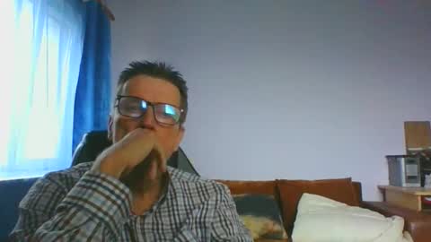 Snapshot of ulmeni4 chatting on November 2025 09:35:01 AM ulmeni4 online show from November 2025 09:35:01 AM