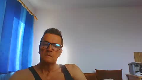 Snapshot of ulmeni4 chatting on May 2026 03:31:02 PM ulmeni4 online show from May 2026 03:31:02 PM