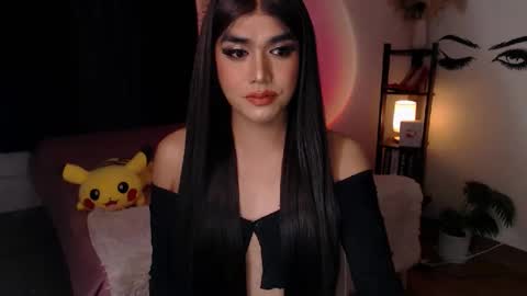 Snapshot of ultimatesexytrans chatting on February 2025 07:27:01 PM Alex online show from February 2025 07:27:01 PM