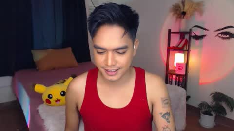 Snapshot of ultimatesexytrans chatting on February 2025 08:09:02 PM Alex online show from February 2025 08:09:02 PM