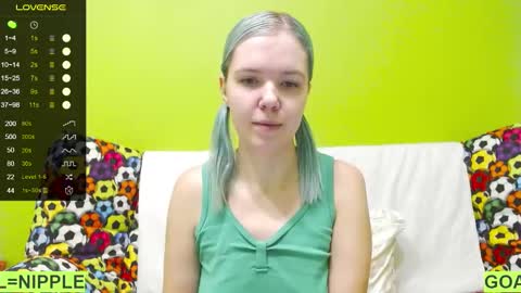 Snapshot of ultra_meow chatting on January 2025 11:50:02 PM Roxy online show from January 2025 11:50:02 PM