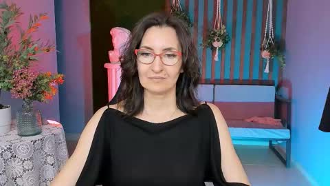 Snapshot of unatera chatting on November 2025 02:45:02 PM UnaTera online show from November 2025 02:45:02 PM