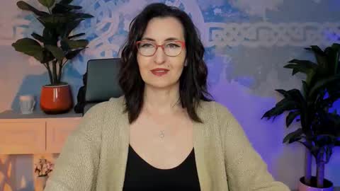 Snapshot of unatera chatting on November 2025 09:09:02 AM UnaTera online show from November 2025 09:09:02 AM