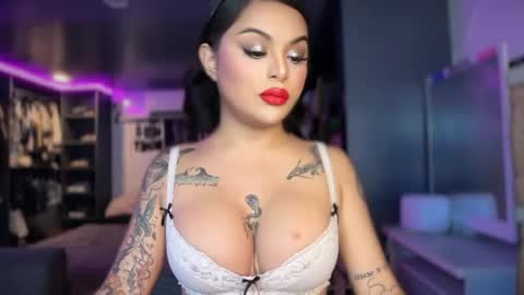 Lady tan online show from April 2026 01:03:01 AM