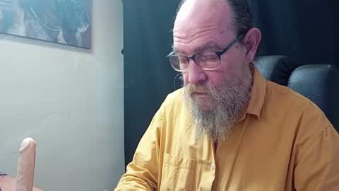 Uncle Hottie online show from April 2026 05:07:01 PM