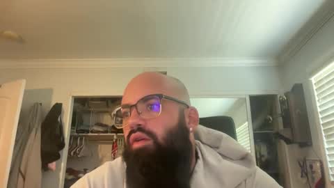 uncutbeard129840 online show from October 2025 04:52:02 PM