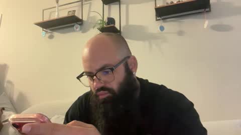 Snapshot of uncutbeard129840 chatting on April 2026 01:44:01 PM uncutbeard129840 online show from April 2026 01:44:01 PM