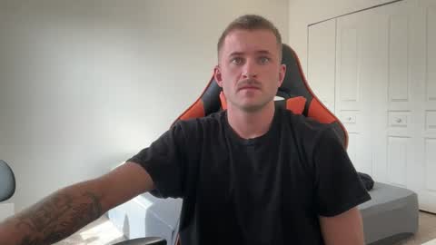 Snapshot of uncutcockassboi chatting on February 2026 05:07:02 PM uncutcockassboi online show from February 2026 05:07:02 PM