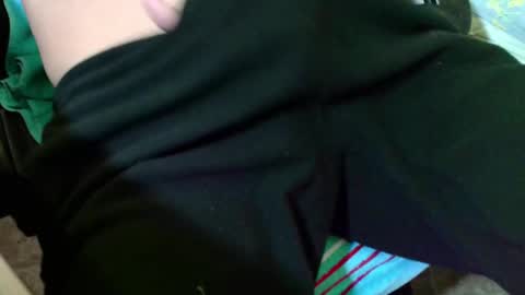 Snapshot of under_thedesk chatting on February 2025 06:33:02 PM Giov online show from February 2025 06:33:02 PM