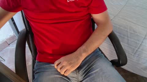 Snapshot of under_thedesk chatting on September 2025 08:59:01 AM Giov online show from September 2025 08:59:01 AM