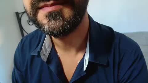 Snapshot of under_thedesk chatting on October 2025 08:17:01 AM Giov online show from October 2025 08:17:01 AM