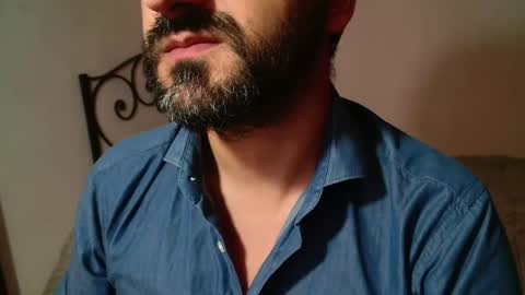 Snapshot of under_thedesk chatting on October 2025 09:48:01 PM Giov online show from October 2025 09:48:01 PM