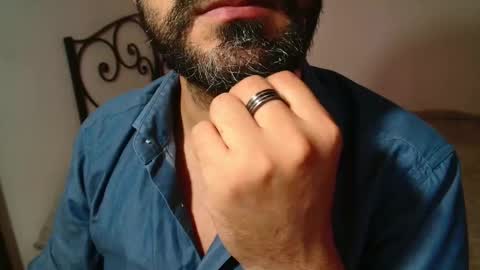 Snapshot of under_thedesk chatting on October 2025 08:19:01 PM Giov online show from October 2025 08:19:01 PM