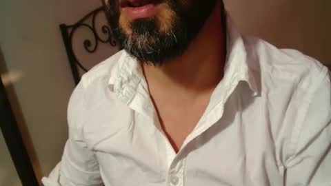 Snapshot of under_thedesk chatting on October 2025 07:42:02 PM Giov online show from October 2025 07:42:02 PM