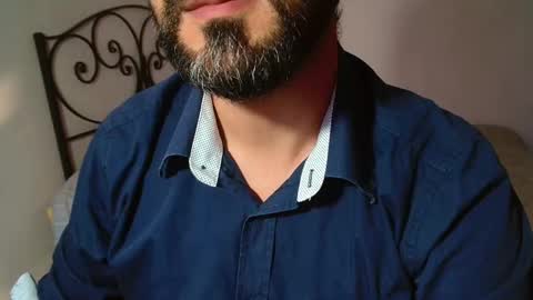 Snapshot of under_thedesk chatting on October 2025 04:08:02 PM Giov online show from October 2025 04:08:02 PM