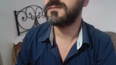 Snapshot of under_thedesk chatting on November 2025 10:48:01 AM Giov online show from November 2025 10:48:01 AM