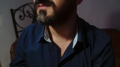 Snapshot of under_thedesk chatting on November 2025 04:20:01 PM Giov online show from November 2025 04:20:01 PM