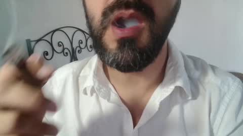 Snapshot of under_thedesk chatting on December 2025 10:24:02 AM Giov online show from December 2025 10:24:02 AM