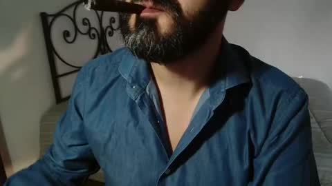 Snapshot of under_thedesk chatting on December 2025 11:03:02 AM Giov online show from December 2025 11:03:02 AM