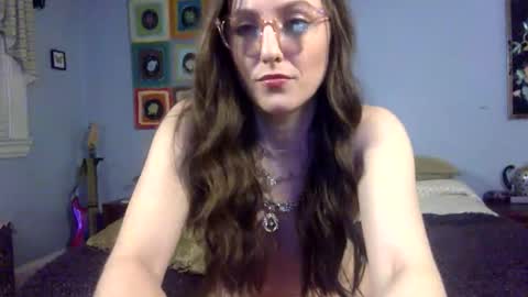 Lola Moonstone online show from January 2026 04:49:02 AM