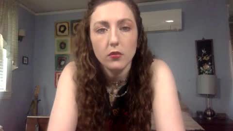 Lola Moonstone online show from March 2026 03:18:01 PM