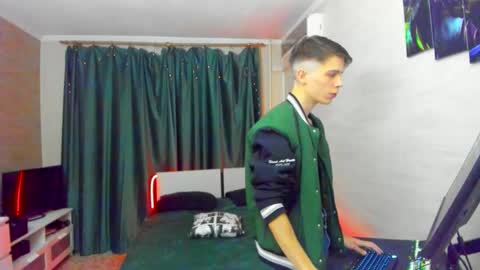 Alex online show from November 2025 07:59:01 PM