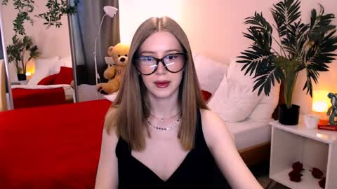 unreal_lady online show from June 2026 01:43:01 PM