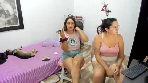 Snapshot of until_wet chatting on March 2026 11:43:02 PM Kary and jhoa online show from March 2026 11:43:02 PM