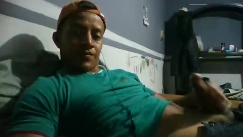 Snapshot of ur855224 chatting on January 2026 07:43:02 AM EL CAMA online show from January 2026 07:43:02 AM