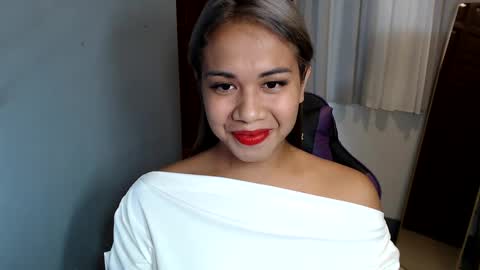 Vee online show from February 2025 03:39:01 PM