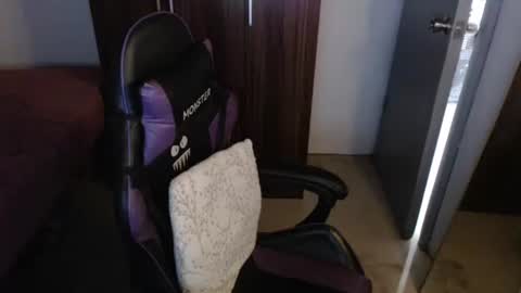 Vee online show from February 2026 03:16:02 AM