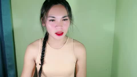 Snapshot of ur_innocent_girlx chatting on February 2025 06:40:01 AM QUEENSY online show from February 2025 06:40:01 AM