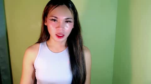 Snapshot of ur_innocent_girlx chatting on February 2025 07:04:02 AM QUEENSY online show from February 2025 07:04:02 AM