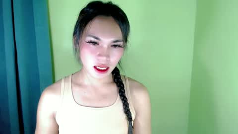 Snapshot of ur_innocent_girlx chatting on February 2025 05:57:01 PM QUEENSY online show from February 2025 05:57:01 PM