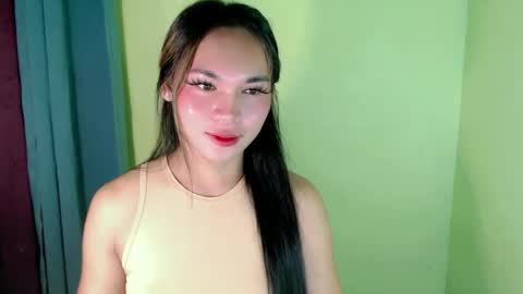 Snapshot of ur_innocent_girlx chatting on February 2025 06:35:02 PM QUEENSY online show from February 2025 06:35:02 PM