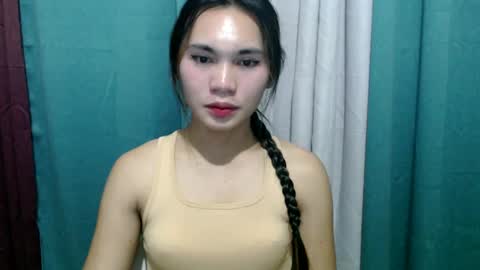 Snapshot of ur_innocent_girlx chatting on February 2025 11:44:02 AM QUEENSY online show from February 2025 11:44:02 AM