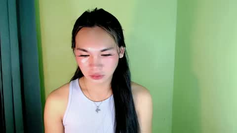 Snapshot of ur_innocent_girlx chatting on February 2025 03:37:02 PM QUEENSY online show from February 2025 03:37:02 PM