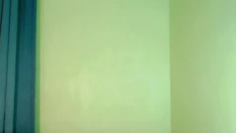 Snapshot of ur_innocent_girlx chatting on February 2025 07:14:01 PM QUEENSY online show from February 2025 07:14:01 PM