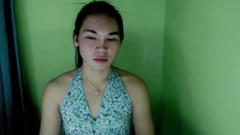 Snapshot of ur_innocent_girlx chatting on March 2025 07:23:02 AM QUEENSY online show from March 2025 07:23:02 AM