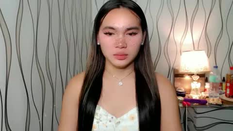 Snapshot of ur_innocent_girlx chatting on October 2025 04:15:02 PM QUEENSY online show from October 2025 04:15:02 PM