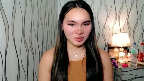 Snapshot of ur_innocent_girlx chatting on October 2025 04:43:02 AM QUEENSY online show from October 2025 04:43:02 AM