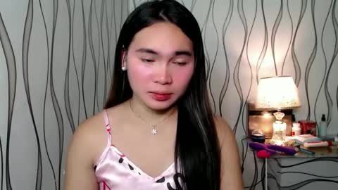 Snapshot of ur_innocent_girlx chatting on October 2025 06:45:02 AM QUEENSY online show from October 2025 06:45:02 AM