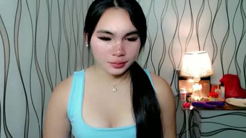 Snapshot of ur_innocent_girlx chatting on November 2025 10:38:02 AM QUEENSY online show from November 2025 10:38:02 AM