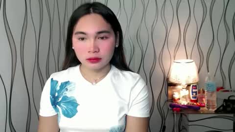 Snapshot of ur_innocent_girlx chatting on November 2025 02:32:02 AM QUEENSY online show from November 2025 02:32:02 AM