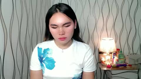 Snapshot of ur_innocent_girlx chatting on November 2025 11:10:01 AM QUEENSY online show from November 2025 11:10:01 AM