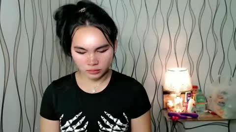 Snapshot of ur_innocent_girlx chatting on November 2025 09:27:01 PM QUEENSY online show from November 2025 09:27:01 PM