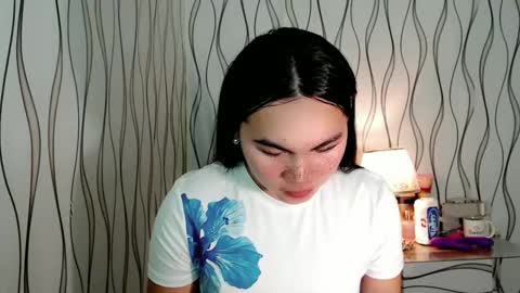 Snapshot of ur_innocent_girlx chatting on January 2026 03:09:01 AM QUEENSY online show from January 2026 03:09:01 AM