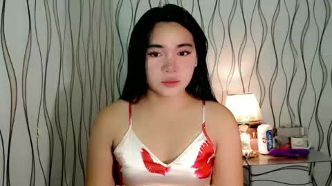 Snapshot of ur_innocent_girlx chatting on January 2026 03:52:02 AM QUEENSY online show from January 2026 03:52:02 AM