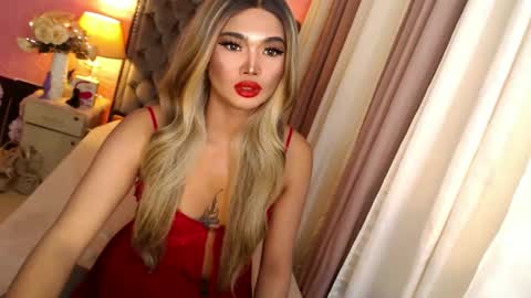 Snapshot of ur_sassygirl chatting on February 2025 02:32:02 AM Kath online show from February 2025 02:32:02 AM