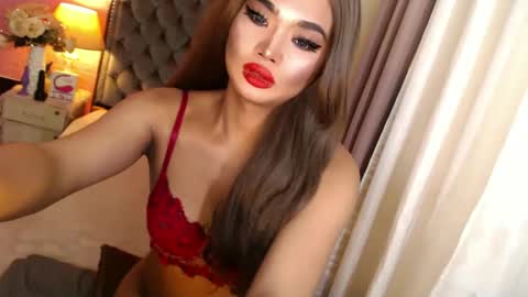 Snapshot of ur_sassygirl chatting on February 2025 07:04:02 PM Kath online show from February 2025 07:04:02 PM